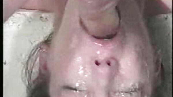 Слабиот јапонски пиле Хината Хјуга добива заебана муфка на пов камера