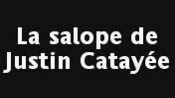 Нокаут-аут MILF жешката Бара Брас во црно боди, ебено силно на каучот